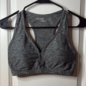 Beyond Yoga Women's Gray Sports Bra size large